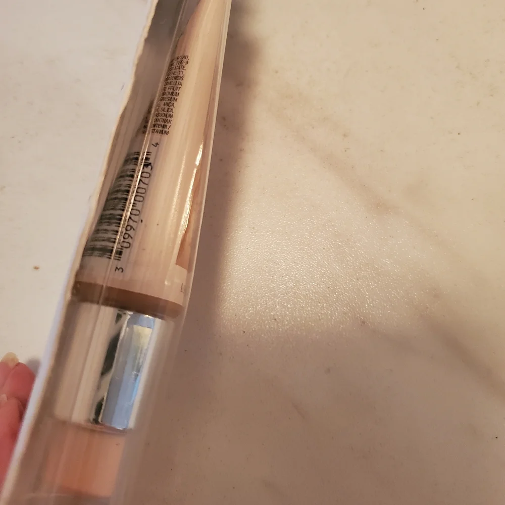 Revlon Candid Foundation